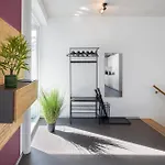 Casa Milla-zentrales, Modernes Loft In -am Fluss Mit Balkon, Parkplatz Und Grosser Kueche Appartamento