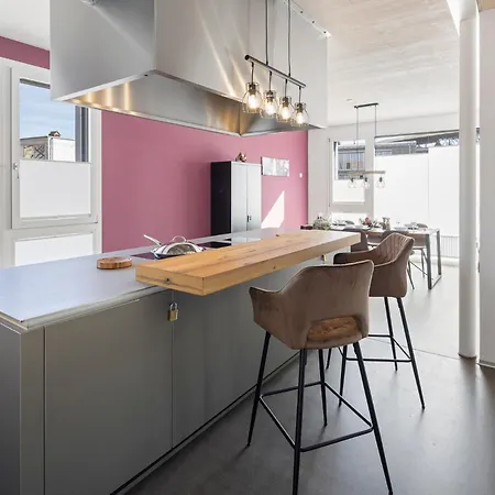 Casa Milla-zentrales, Modernes Loft In -am Fluss Mit Balkon, Parkplatz Und Grosser Kueche Langenthal