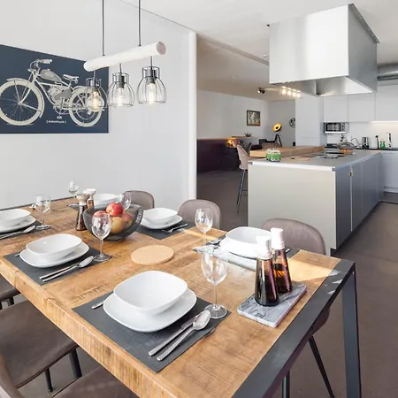 Daire Casa Milla-zentrales, Modernes Loft In -am Fluss Mit Balkon, Parkplatz Und Grosser Kueche