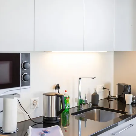 Casa Milla-zentrales, Modernes Loft In -am Fluss Mit Balkon, Parkplatz Und Grosser Kueche