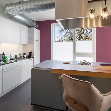 Apartament Casa Milla-zentrales, Modernes Loft In -am Fluss Mit Balkon, Parkplatz Und Grosser Kueche *