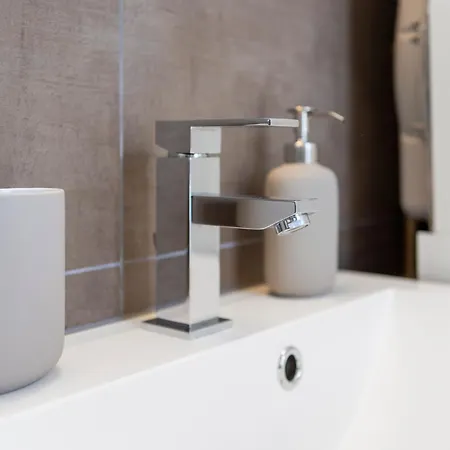 Casa Milla-zentrales, Modernes Loft In -am Fluss Mit Balkon, Parkplatz Und Grosser Kueche 公寓 朗根塔尔