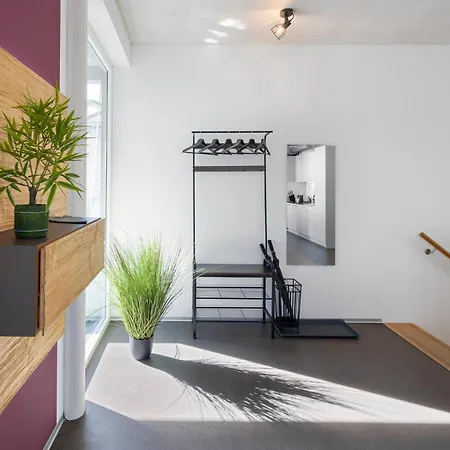 Casa Milla-zentrales, Modernes Loft In -am Fluss Mit Balkon, Parkplatz Und Grosser Kueche דירה