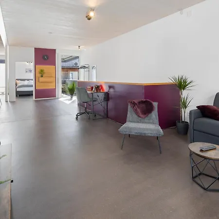 Casa Milla-zentrales, Modernes Loft In -am Fluss Mit Balkon, Parkplatz Und Grosser Kueche Daire Langenthal