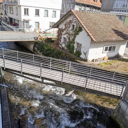 Casa Milla-zentrales, Modernes Loft In -am Fluss Mit Balkon, Parkplatz Und Grosser Kueche Apartmán Langenthal