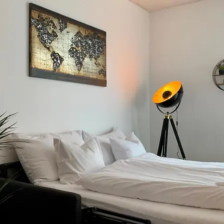 Casa Milla-zentrales, Modernes Loft In -am Fluss Mit Balkon, Parkplatz Und Grosser Kueche דירה לאנגנטאל