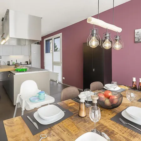 Casa Milla-zentrales, Modernes Loft In -am Fluss Mit Balkon, Parkplatz Und Grosser Kueche *