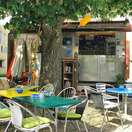 Casa Milla-zentrales, Modernes Loft In -am Fluss Mit Balkon, Parkplatz Und Grosser Kueche Daire