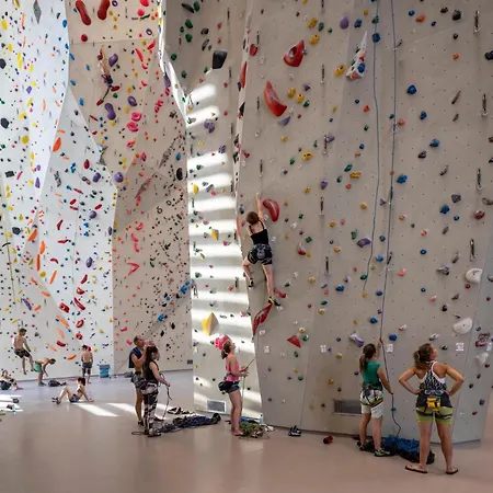 公寓 Casa Milla-zentrales, Modernes Loft In -am Fluss Mit Balkon, Parkplatz Und Grosser Kueche *