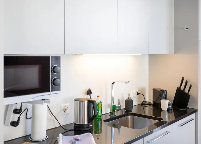 Casa Milla-zentrales, Modernes Loft In -am Fluss Mit Balkon, Parkplatz Und Grosser Kueche