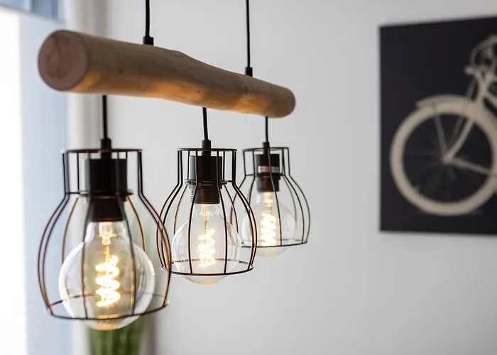 Casa Milla-zentrales, Modernes Loft In -am Fluss Mit Balkon, Parkplatz Und Grosser Kueche * לאנגנטאל