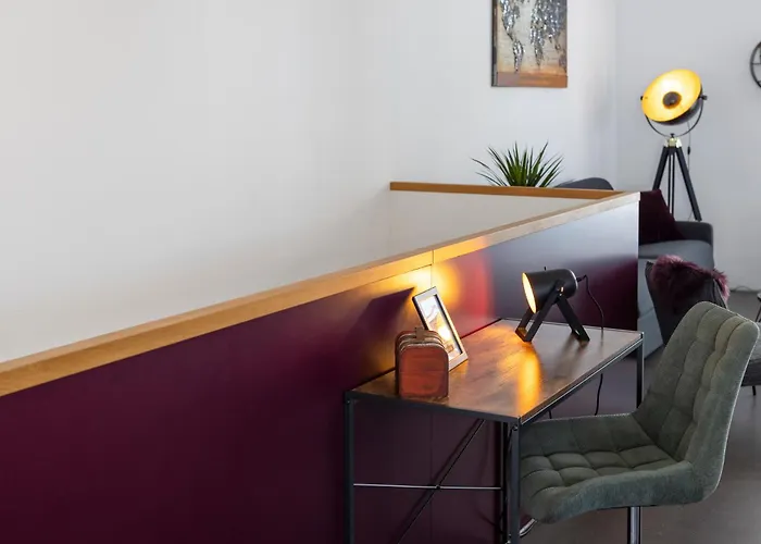 Casa Milla-zentrales, Modernes Loft In -am Fluss Mit Balkon, Parkplatz Und Grosser Kueche דירה לאנגנטאל