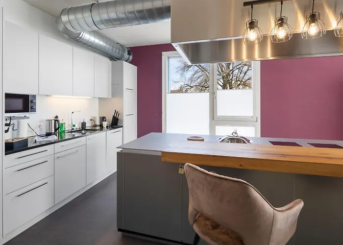 Apartment Casa Milla-zentrales, Modernes Loft In -am Fluss Mit Balkon, Parkplatz Und Grosser Kueche *