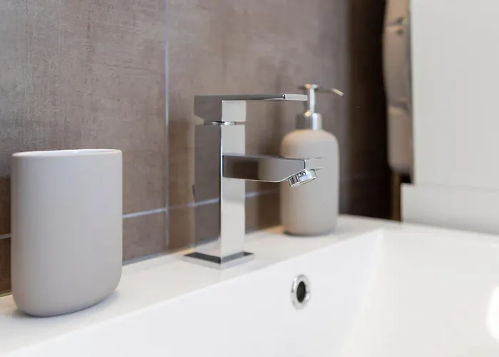 Casa Milla-zentrales, Modernes Loft In -am Fluss Mit Balkon, Parkplatz Und Grosser Kueche Apartment Langenthal