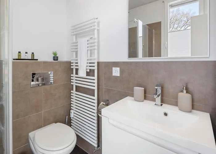 Casa Milla-zentrales, Modernes Loft In -am Fluss Mit Balkon, Parkplatz Und Grosser Kueche