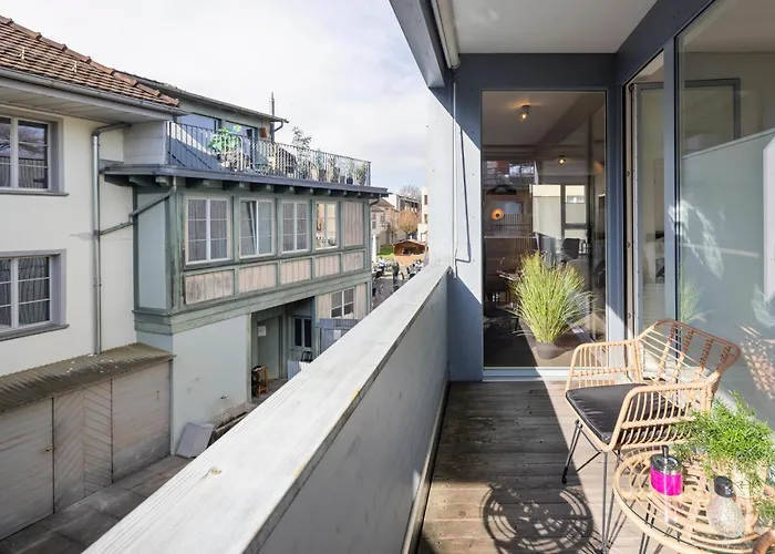 Casa Milla-zentrales, Modernes Loft In -am Fluss Mit Balkon, Parkplatz Und Grosser Kueche דירה