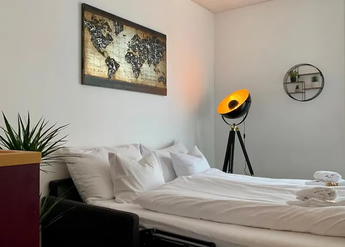 Casa Milla-zentrales, Modernes Loft In -am Fluss Mit Balkon, Parkplatz Und Grosser Kueche דירה לאנגנטאל